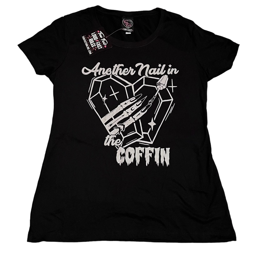 Black graphic t-shirt tee goth beauty